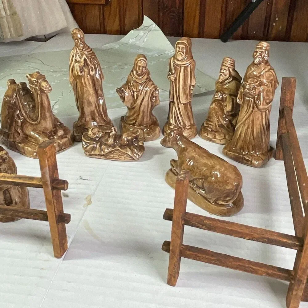 VTG 1973 Byron Mold Nativity Scene 12 pieces. Hand painted .